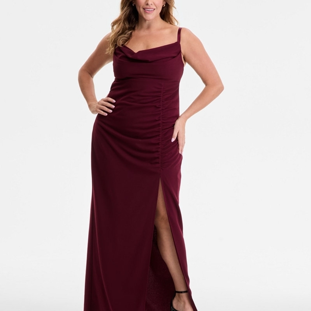 Elegant Burgundy Evening Gown - Picture 1 of 11
